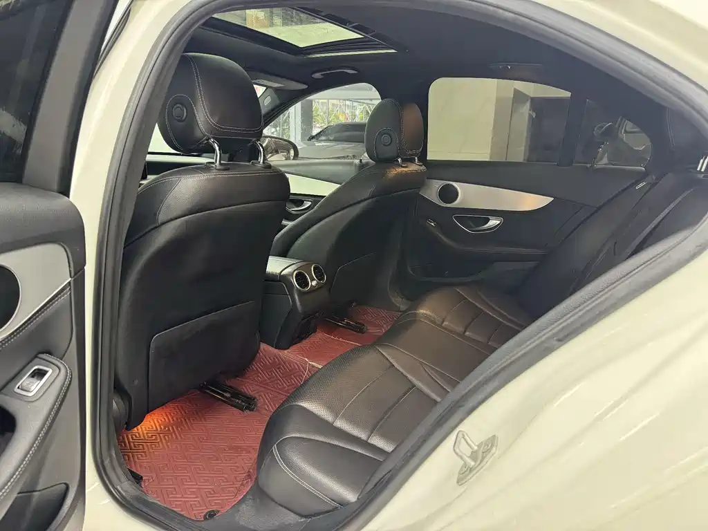 Mercedes-Benz C-Class — миниатюра 10