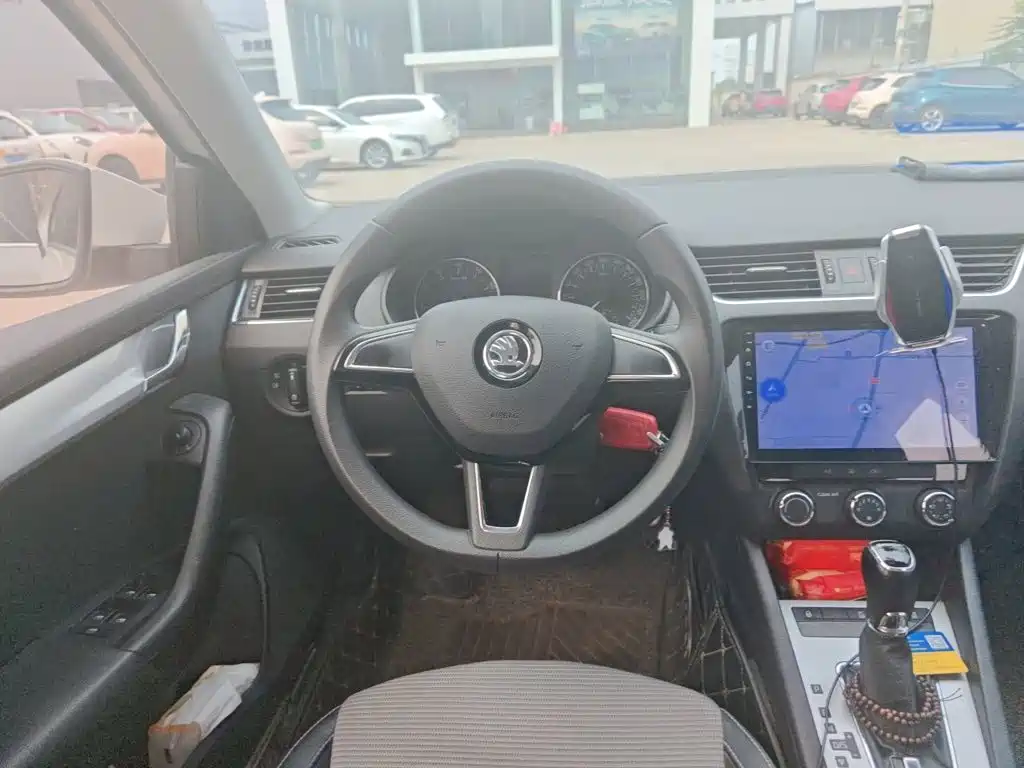 Skoda Octavia — миниатюра 11