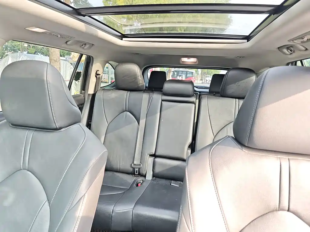 Toyota Highlander — миниатюра 7