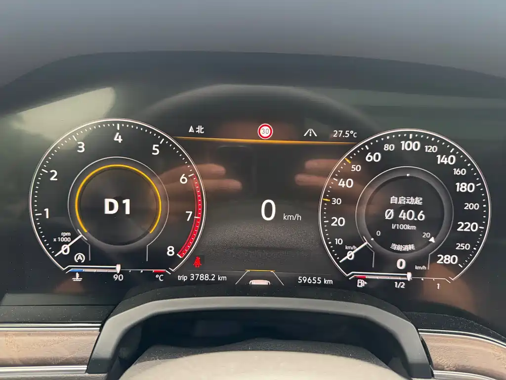 Volkswagen Touareg — миниатюра 12