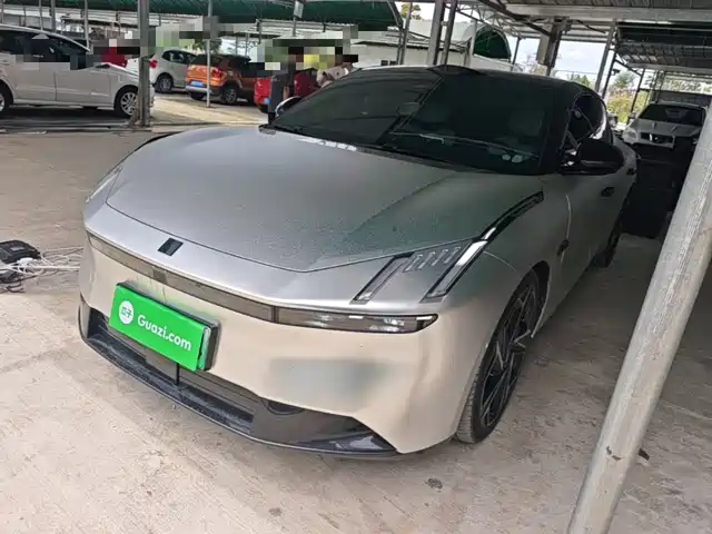 2024 Lynk & Co Z10