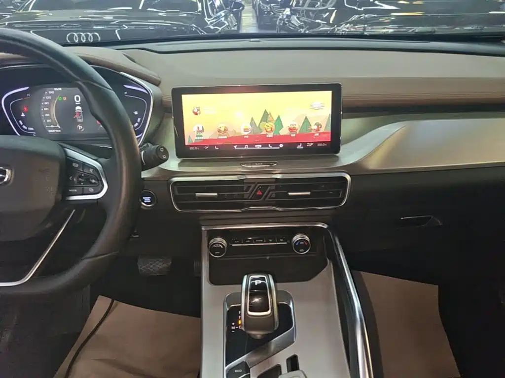Geely Binyue — миниатюра 13
