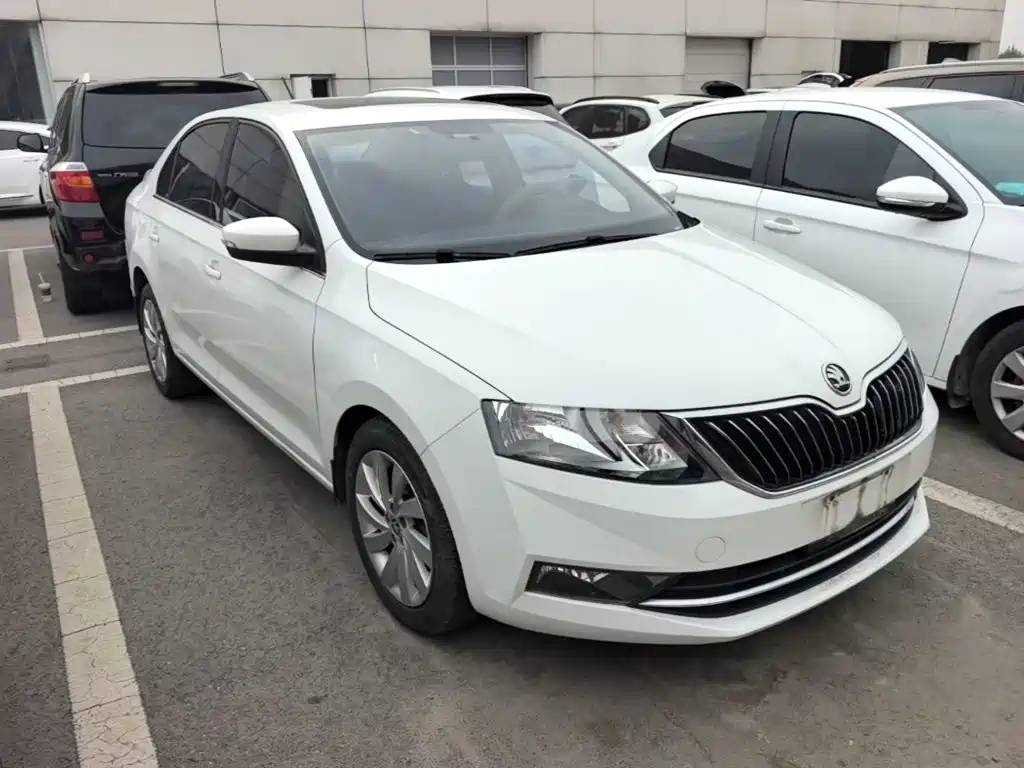 Skoda Rapid — миниатюра 4