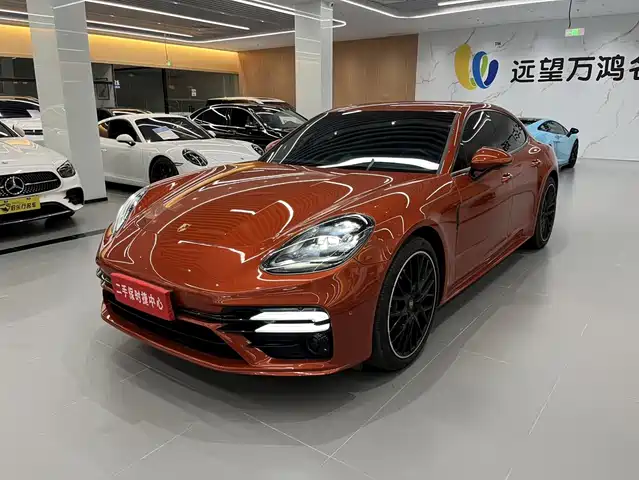 PORSCHE PANAMERA