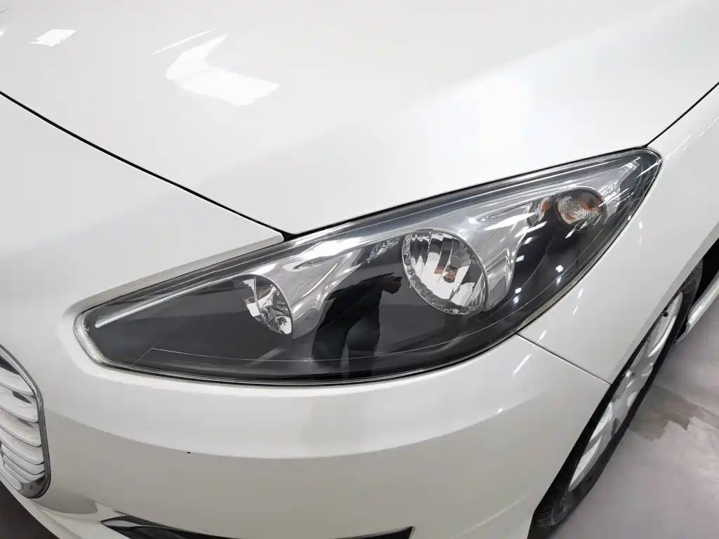 Peugeot 308 — миниатюра 7
