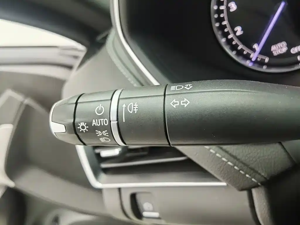 Cadillac CT5 — миниатюра 21