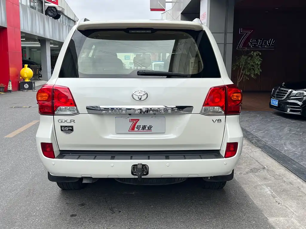 Toyota Land Cruiser 4.6L V8 Middle East Limited Edition, фото 6