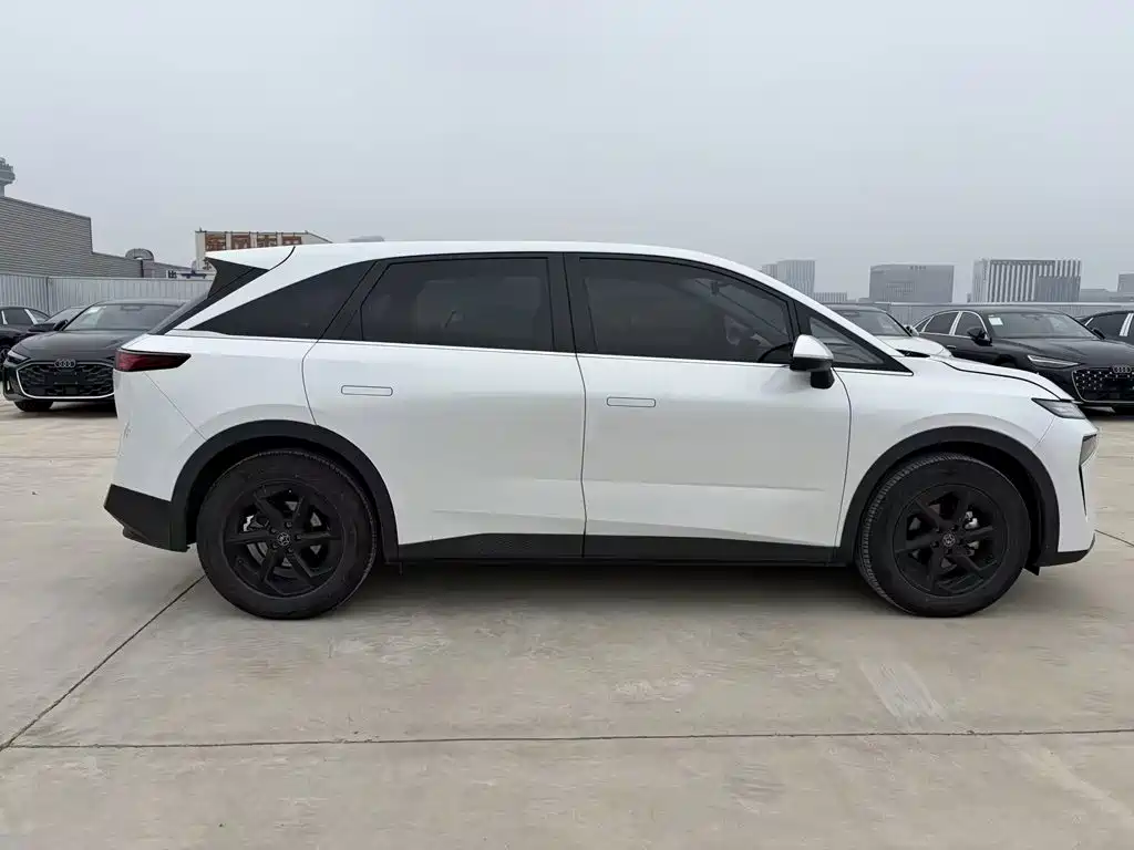 Venucia VX6 — миниатюра 5
