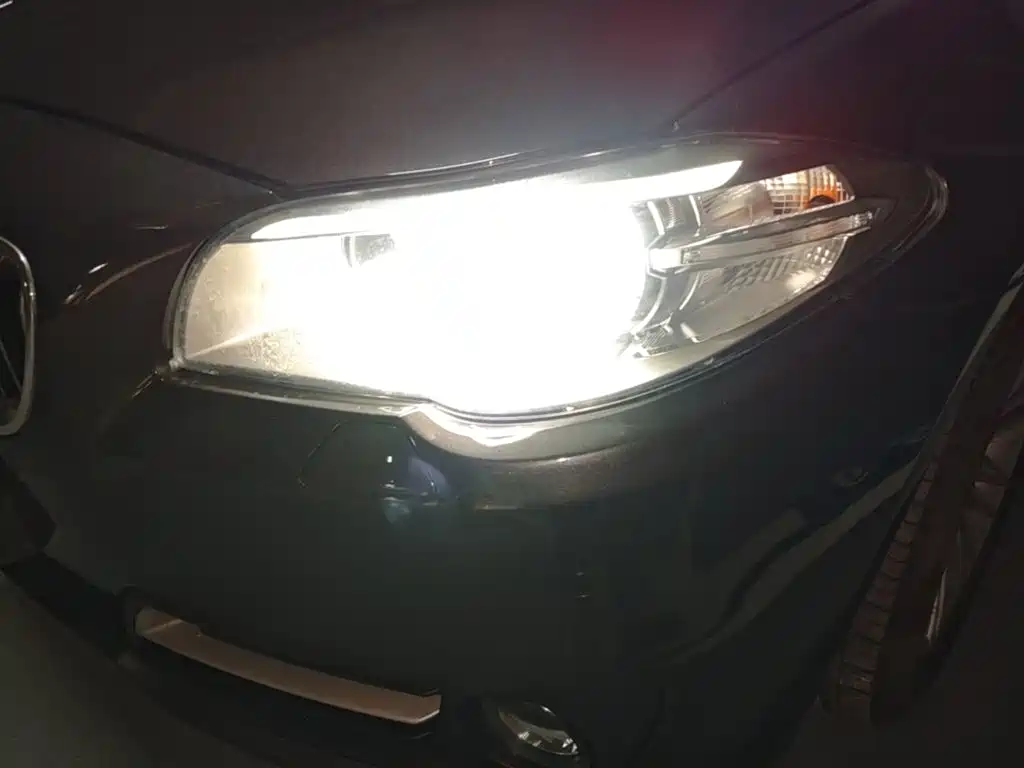 BMW 5 Series — миниатюра 24