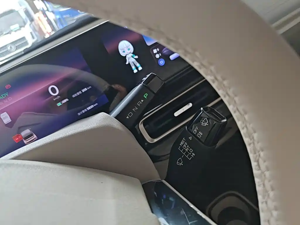 Baojun KiWi EV — миниатюра 14