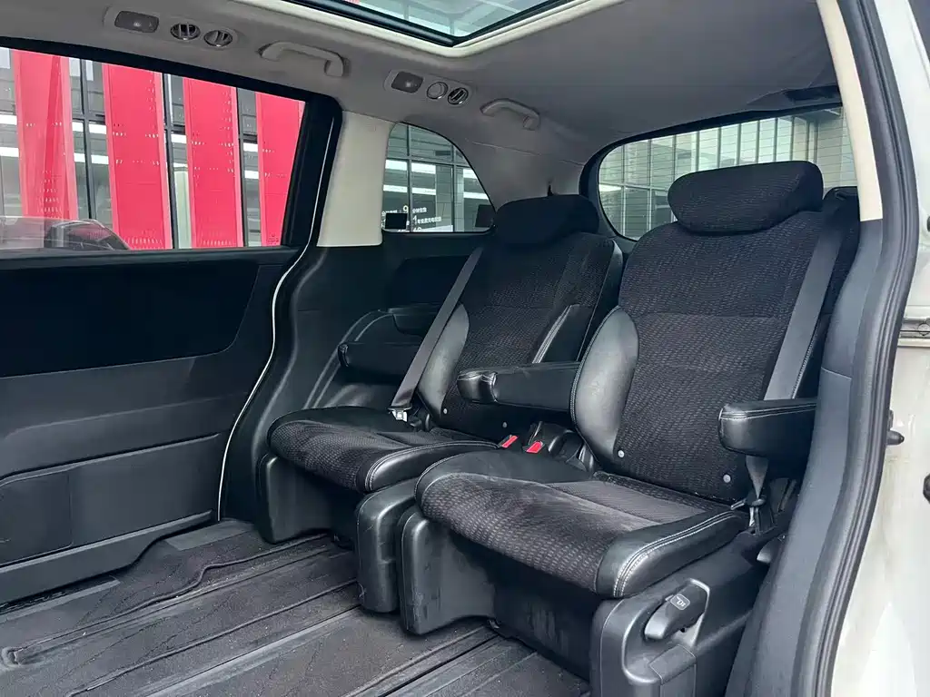 Honda Elysion — миниатюра 12