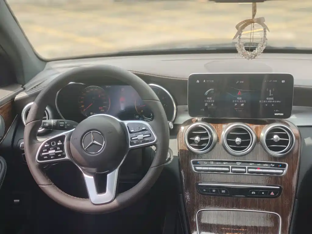 Mercedes-Benz GLC — миниатюра 8