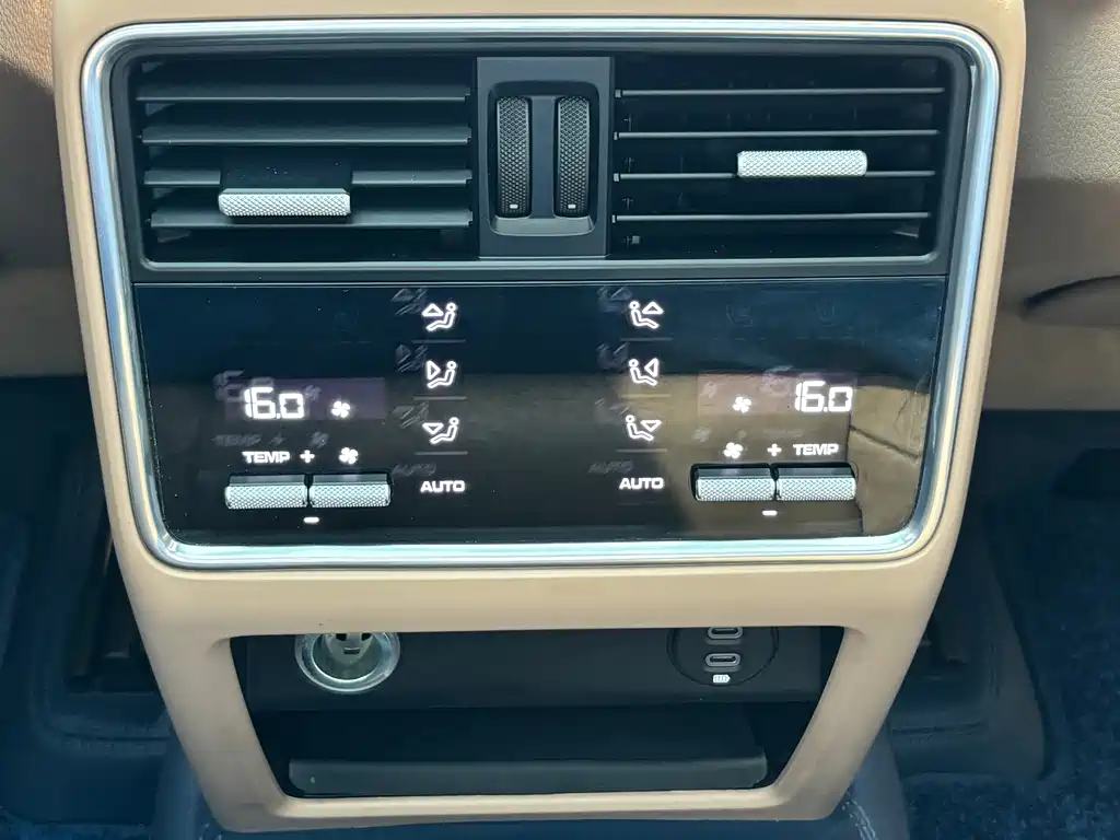 Porsche Cayenne — миниатюра 14