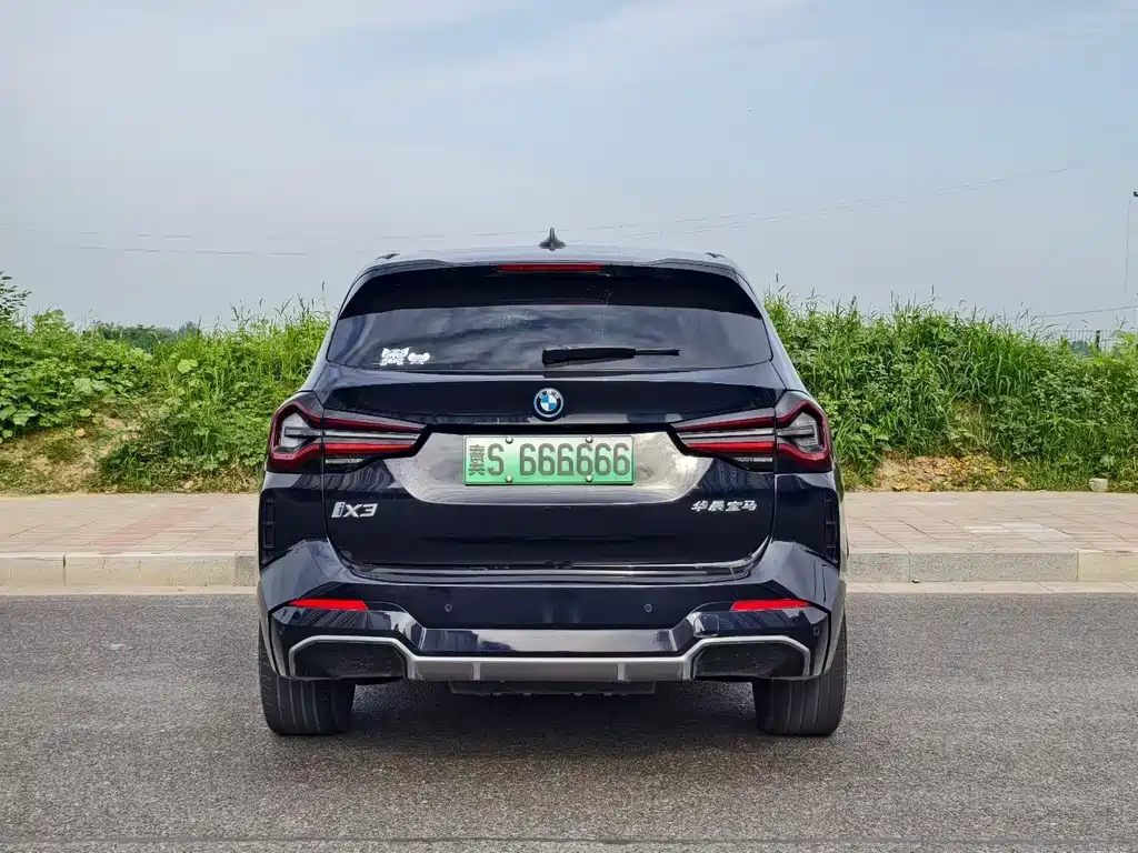 BMW iX3 — миниатюра 8