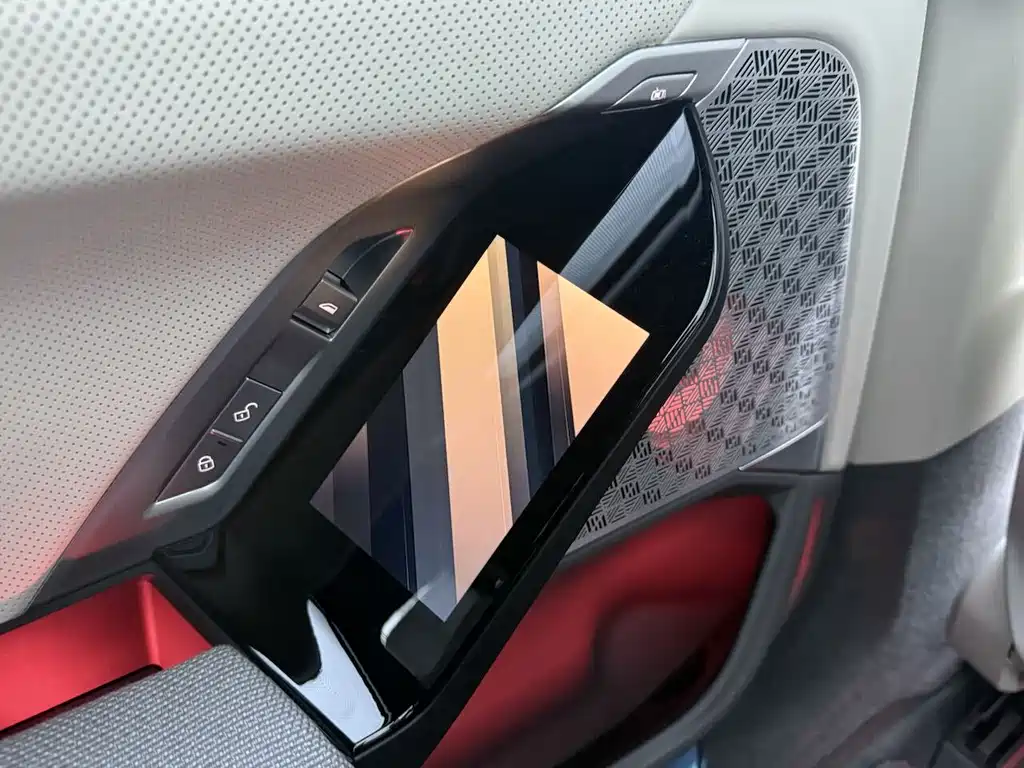BMW M760Le — миниатюра 15