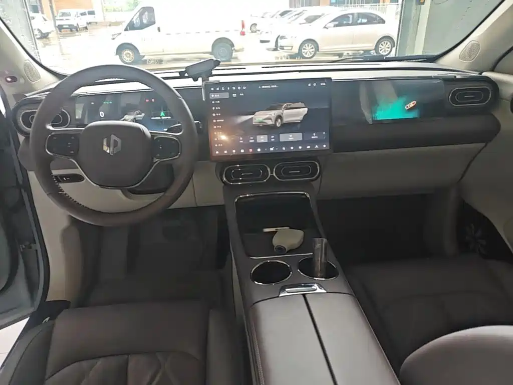 Leapmotor Leapmotor C11 — миниатюра 10