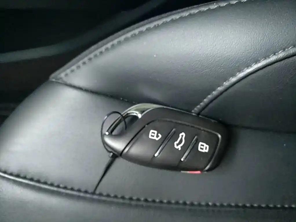 Roewe RX5 eMAX — миниатюра 9