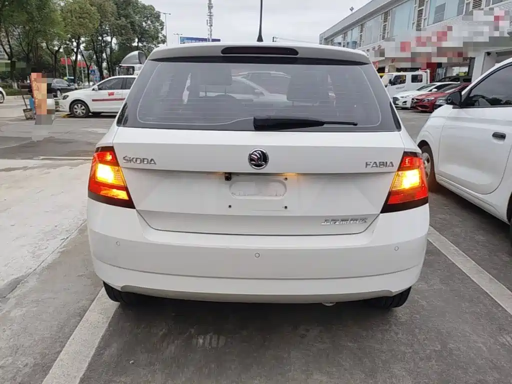 Skoda Fabia — миниатюра 6