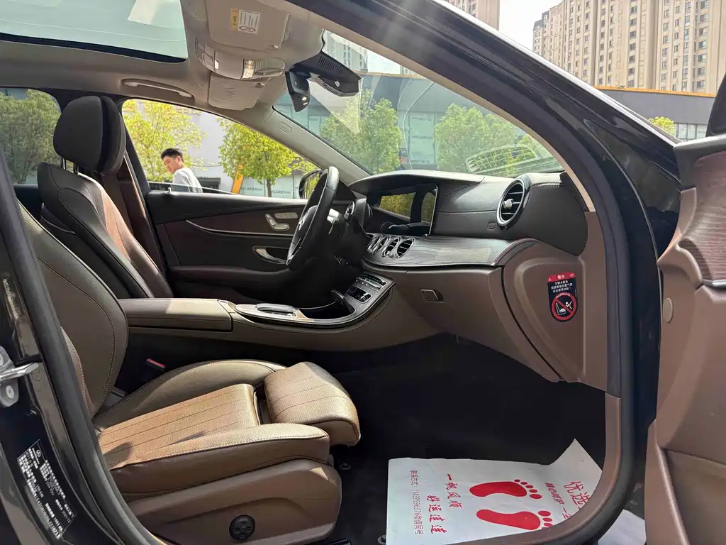 Mercedes-Benz E-Class — миниатюра 13