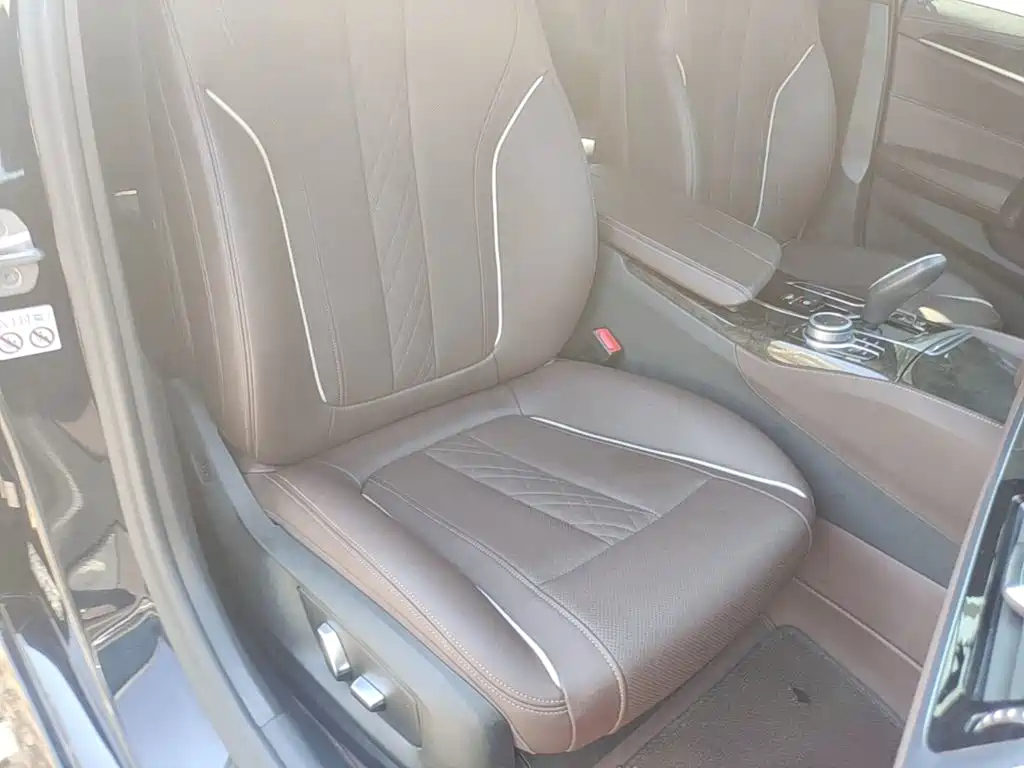 BMW 5 Series — миниатюра 25