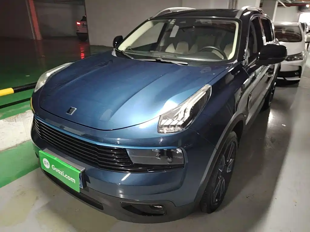 Lynk & Co 01