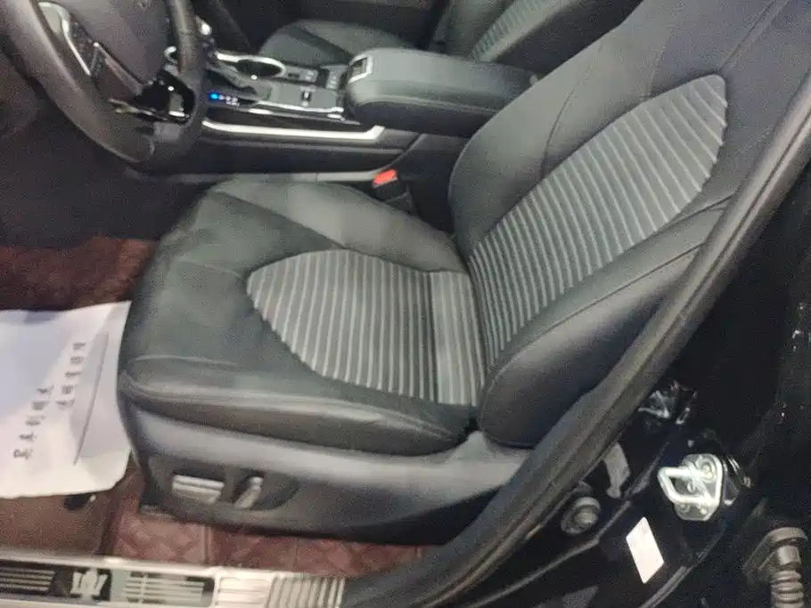 Toyota Crown Kluger — миниатюра 9