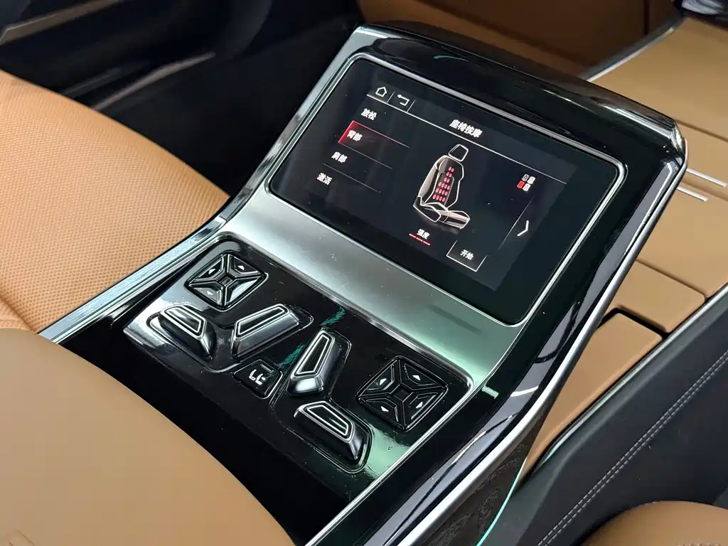 Audi A8 — миниатюра 11