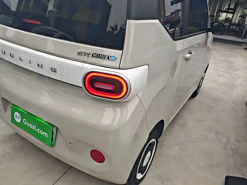 Wuling MINIEV — миниатюра 8