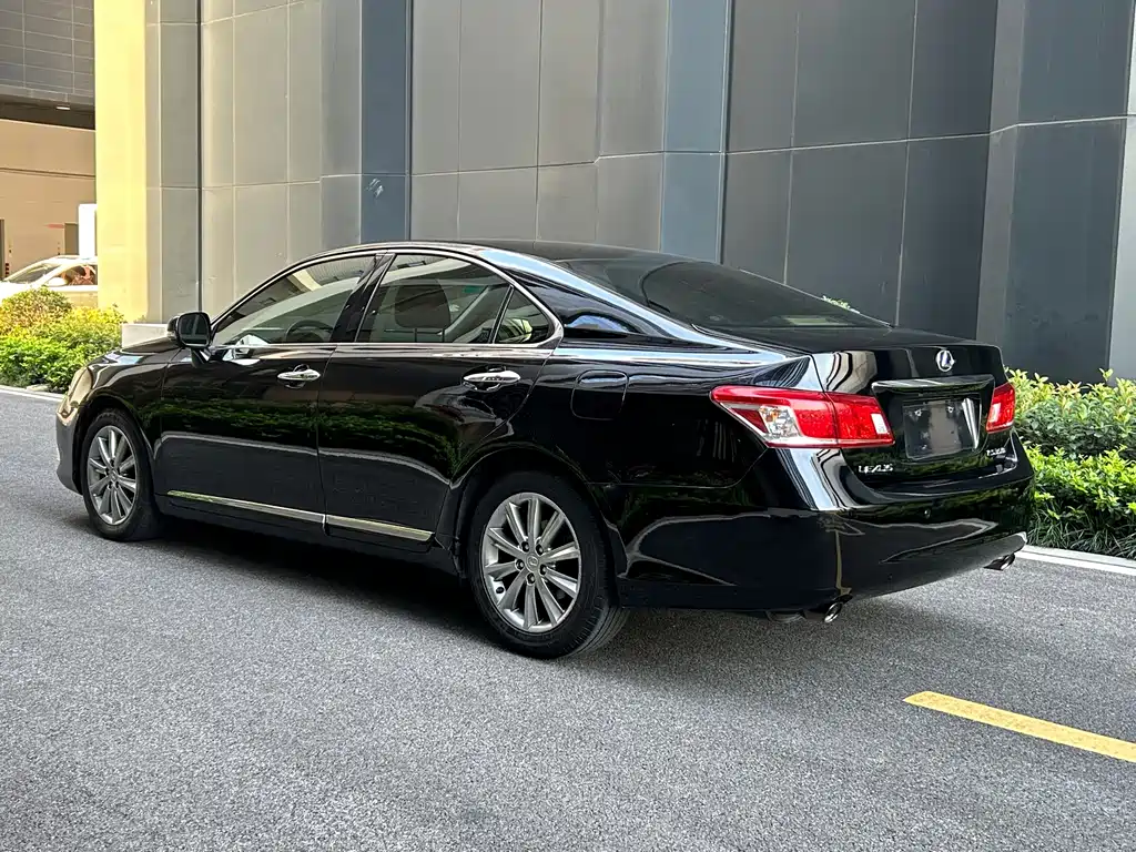 Lexus ES — миниатюра 5