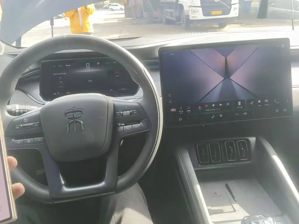 BYD L EV — миниатюра 13