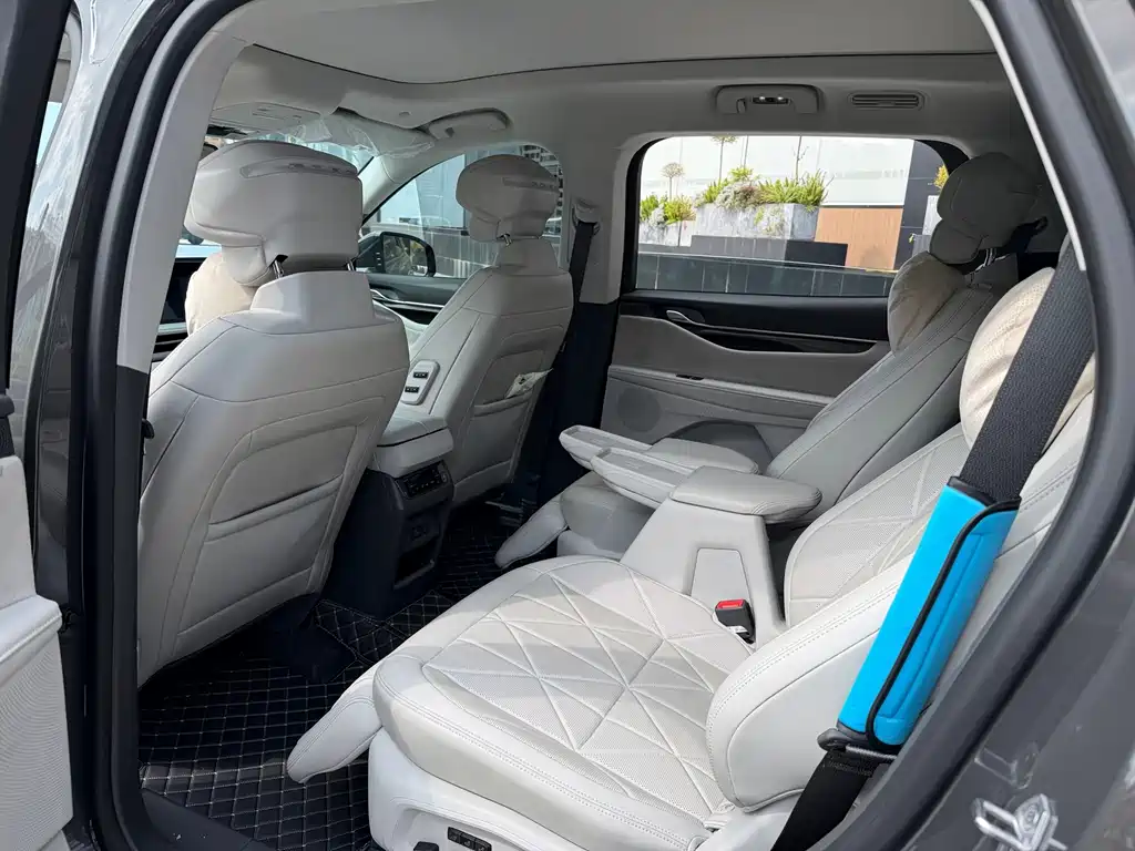 Ford Edge — миниатюра 5