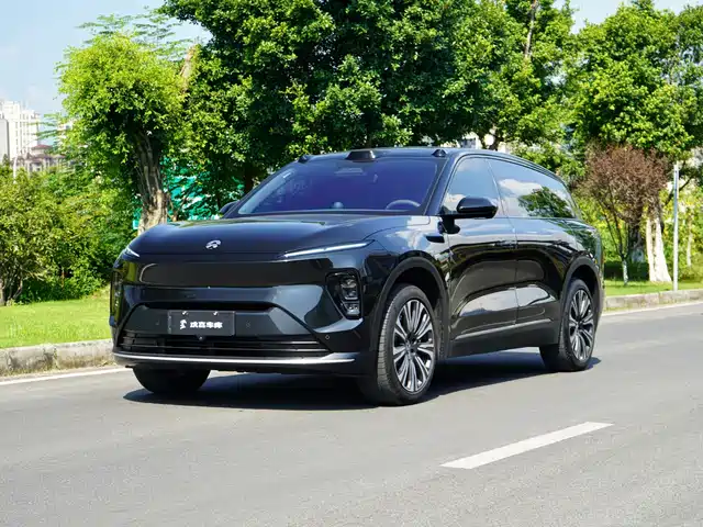 NIO ES8