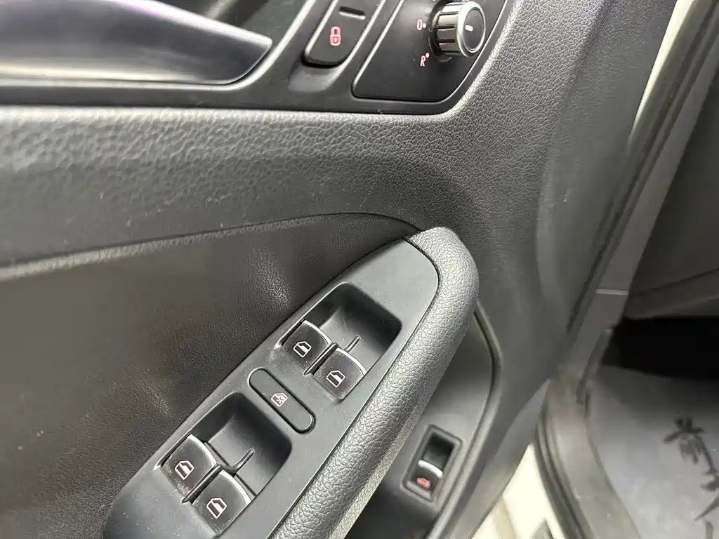 Volkswagen Sagitar — миниатюра 14