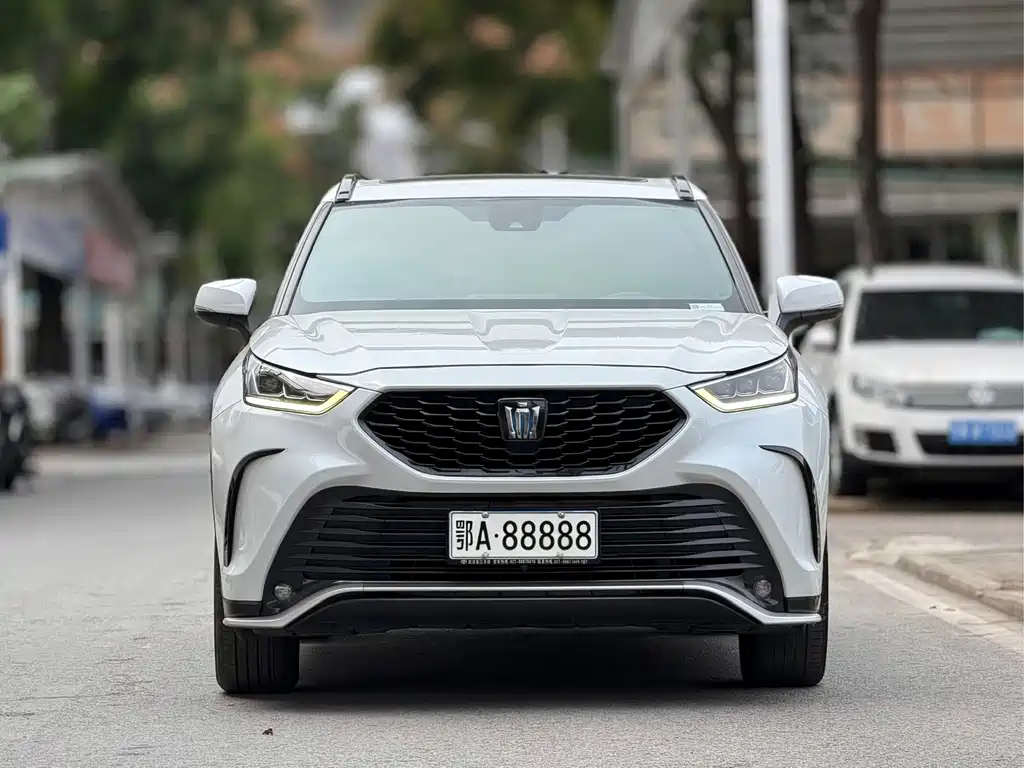 Toyota Crown Kluger — миниатюра 2
