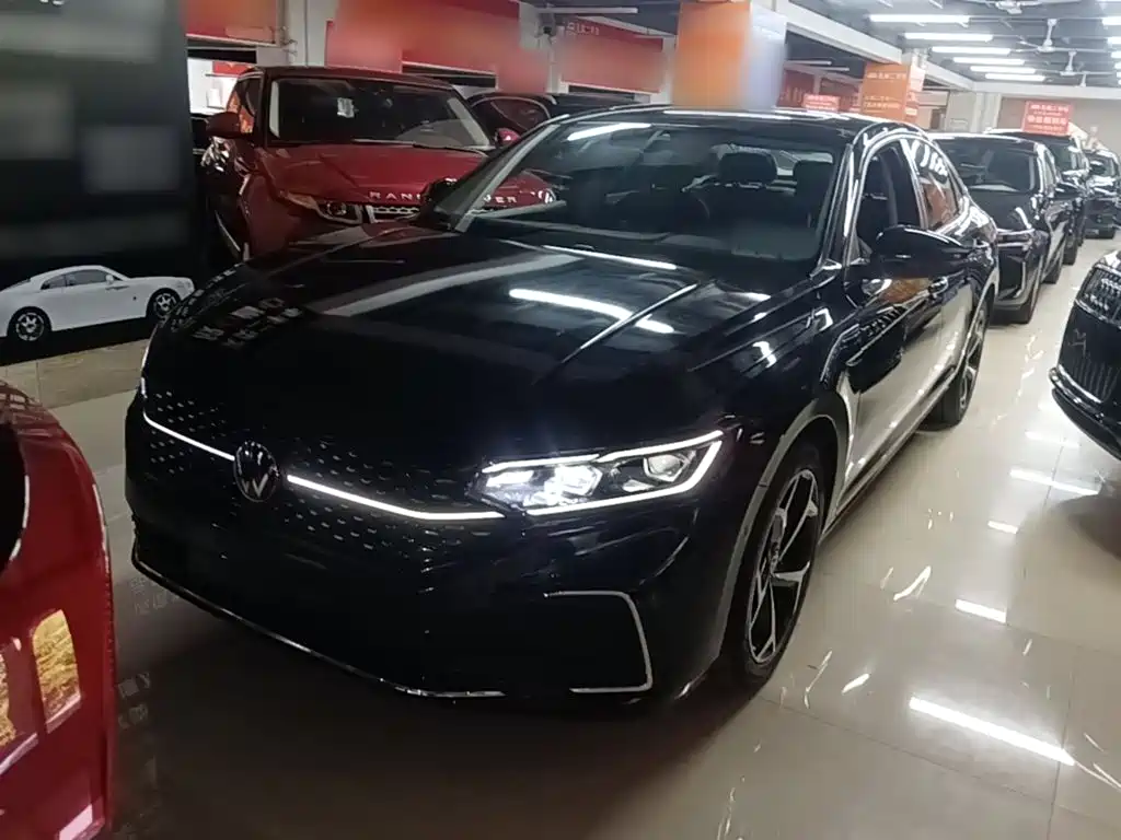 Volkswagen Passat 2023