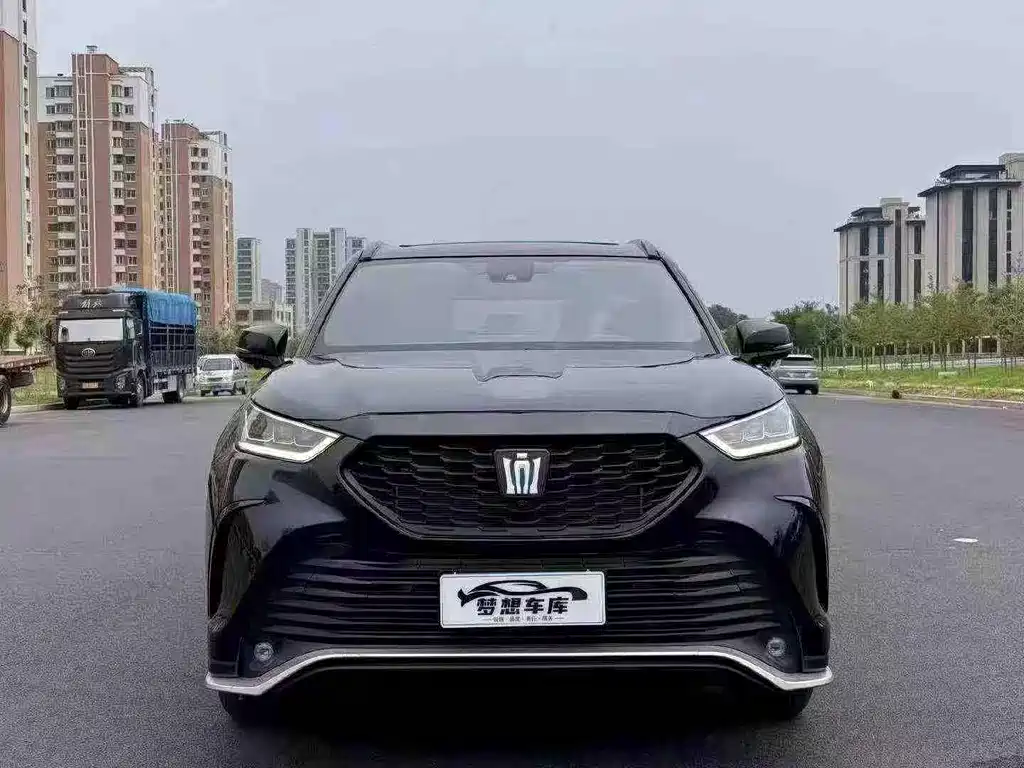 Toyota Crown Kluger — миниатюра 2