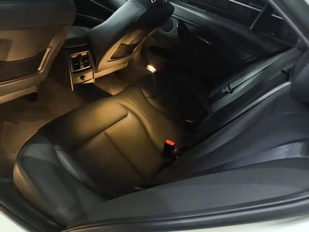 BMW 3 Series — миниатюра 17