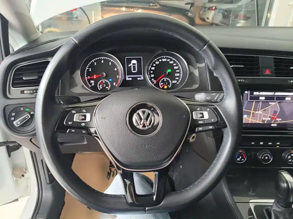 Volkswagen Golf — миниатюра 11
