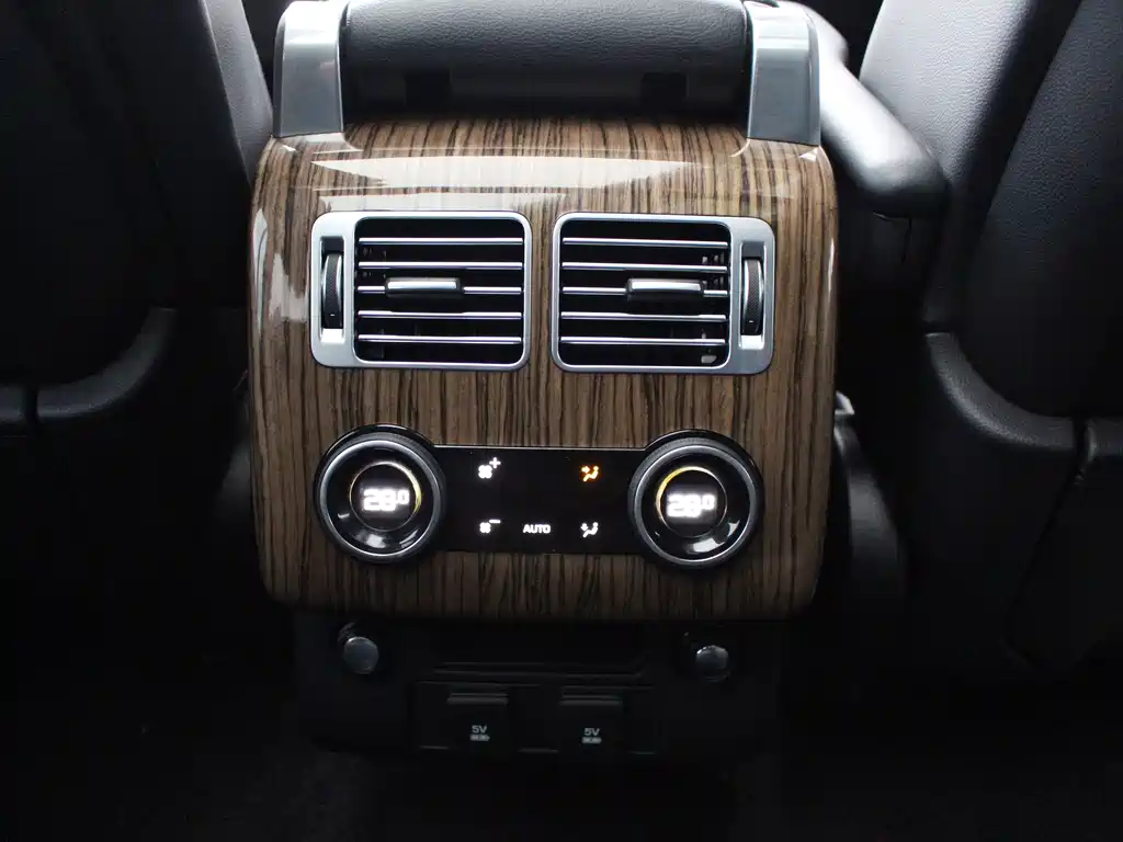 Land Rover Range Rover — миниатюра 13