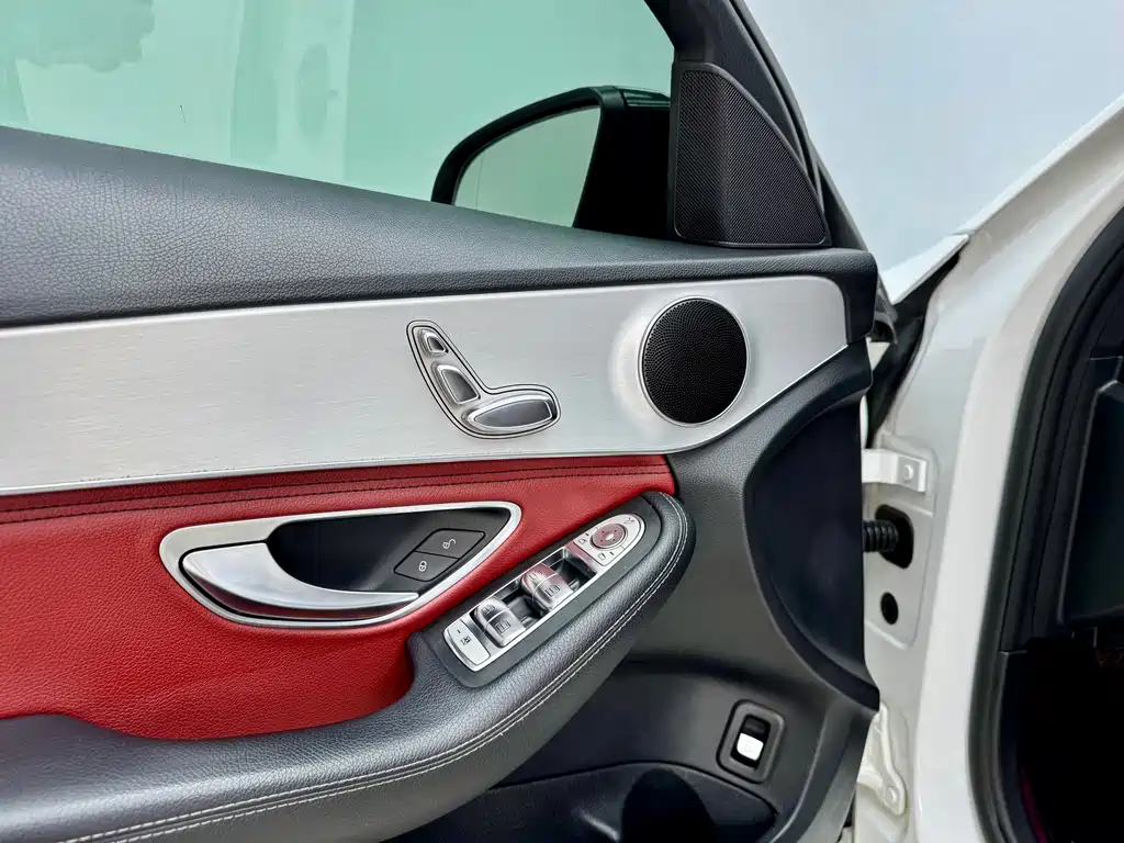 Mercedes-Benz C-Class — миниатюра 8
