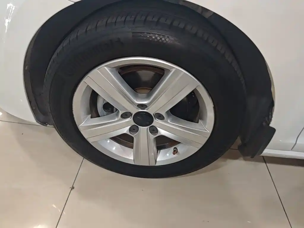 Volkswagen Golf — миниатюра 23