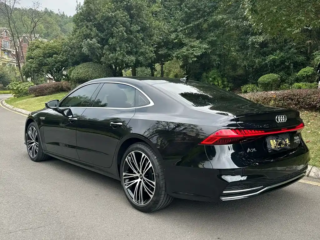 Audi A7L — миниатюра 6