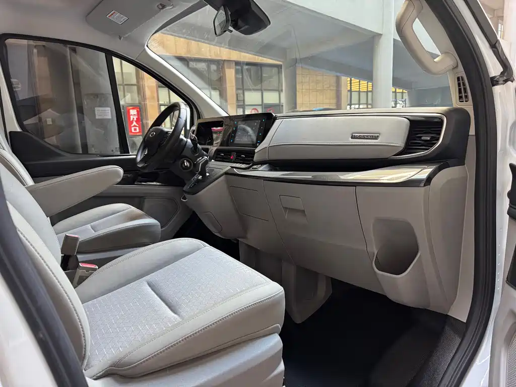 Ford Transit — миниатюра 15