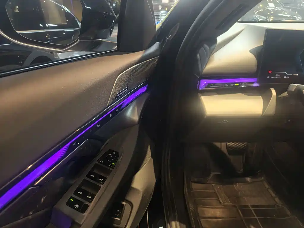 BMW 5 Series — миниатюра 7