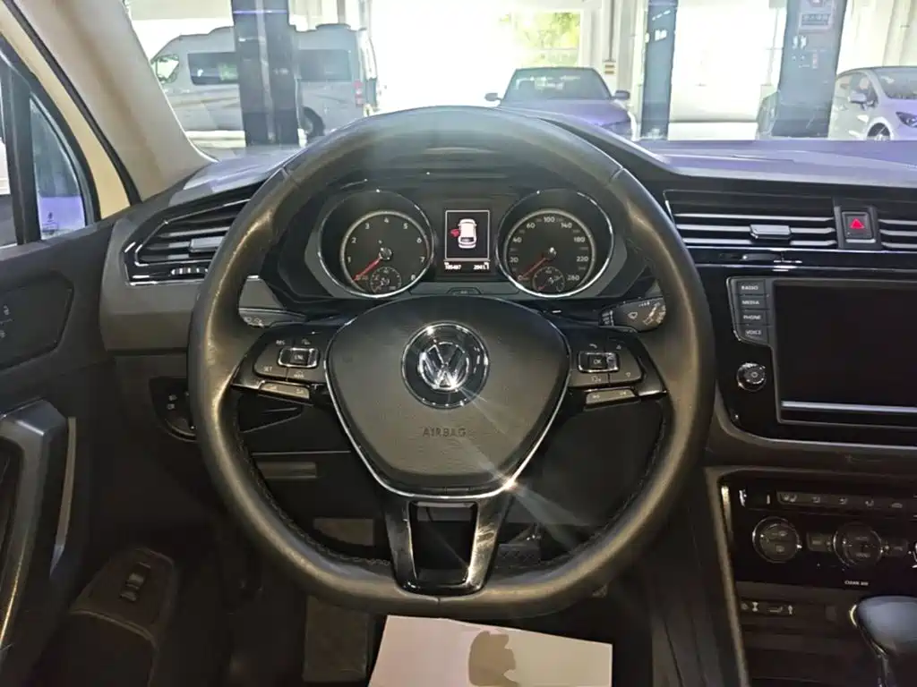 Volkswagen Tiguan L — миниатюра 11