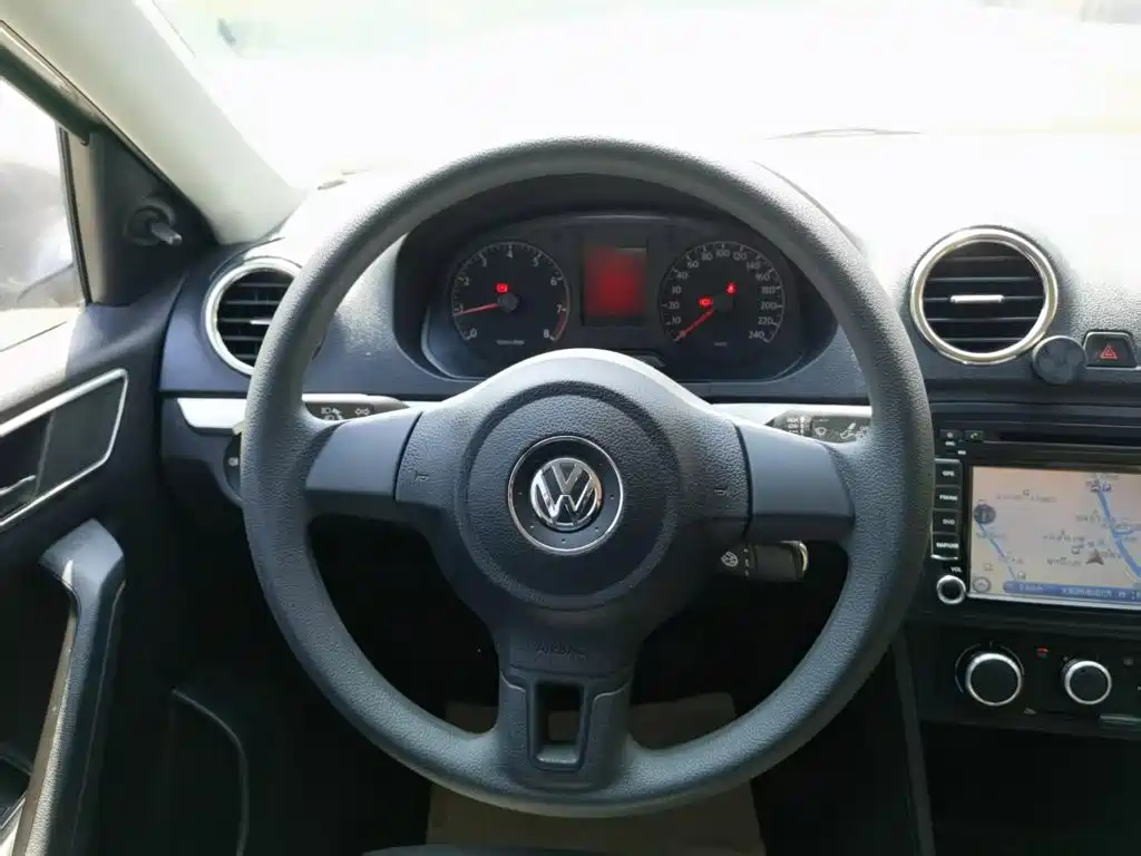 Volkswagen Jetta — миниатюра 11