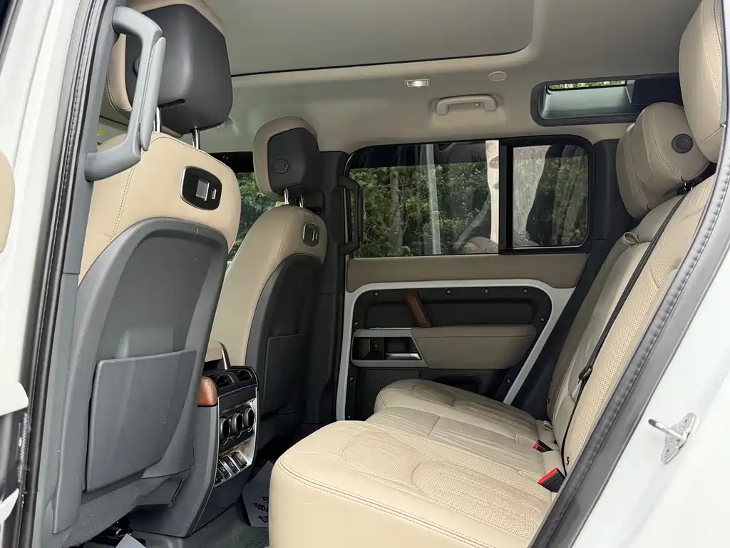 Land Rover Defender — миниатюра 13