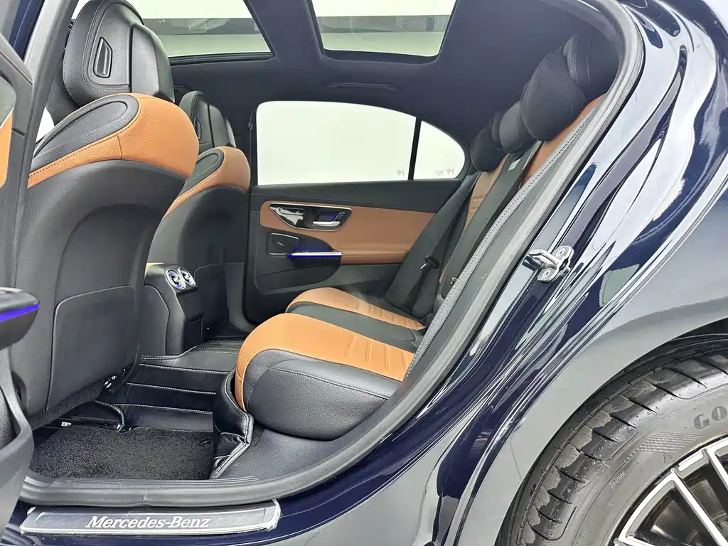Mercedes-Benz C-Class — миниатюра 7