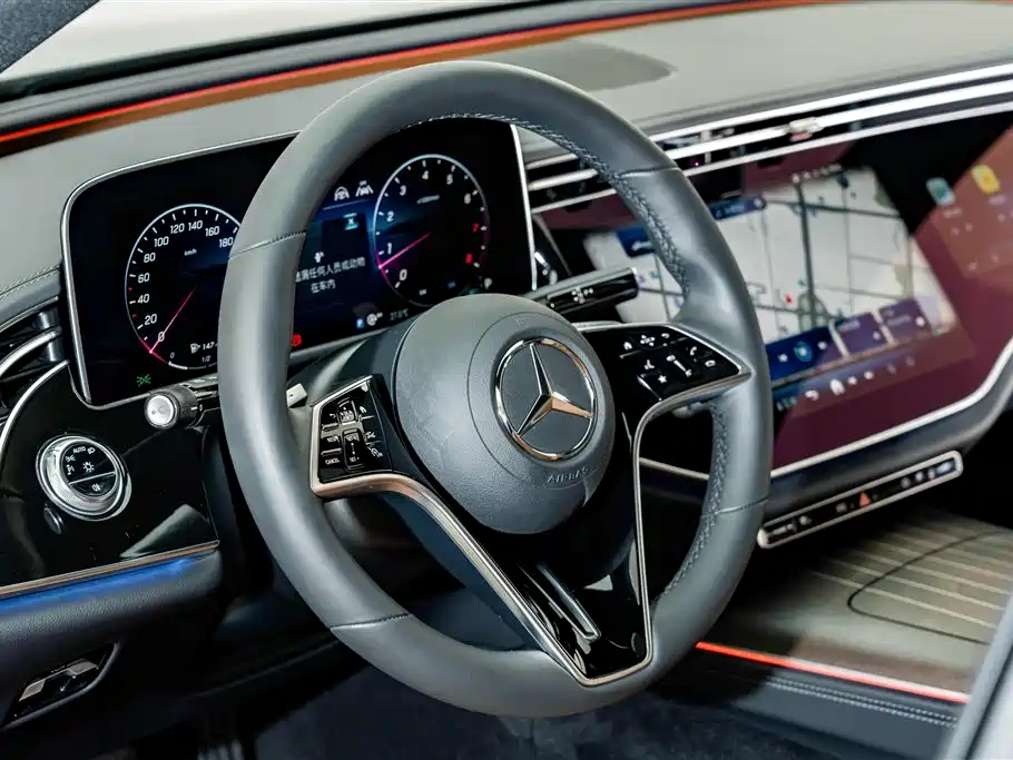Mercedes-Benz E-Class — миниатюра 11