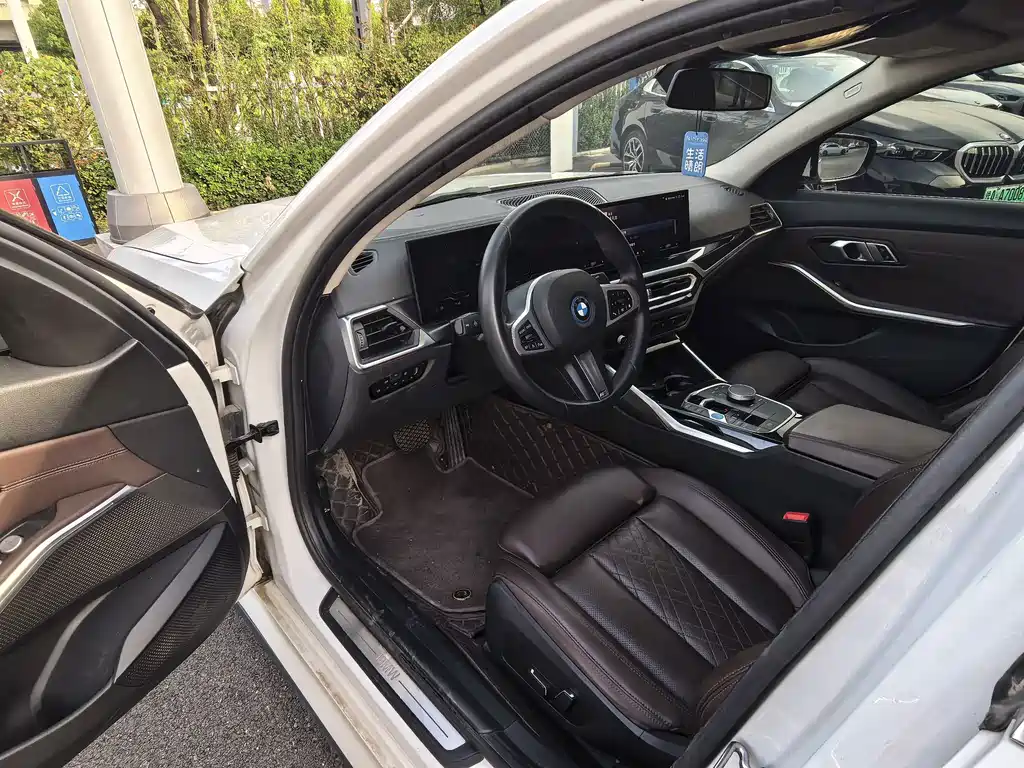 BMW i3 — миниатюра 11